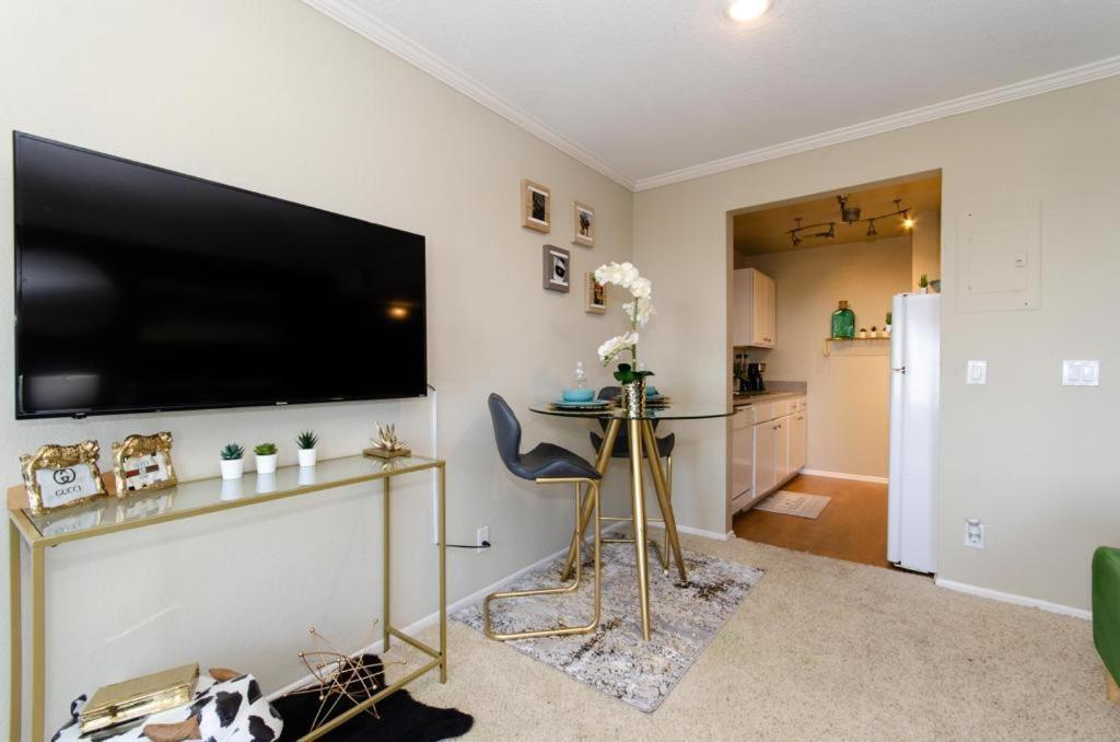 شقة لوس أنجلوس  في Gucci Mickey And Maxico Lofts Free Parking And Wifi المظهر الخارجي الصورة